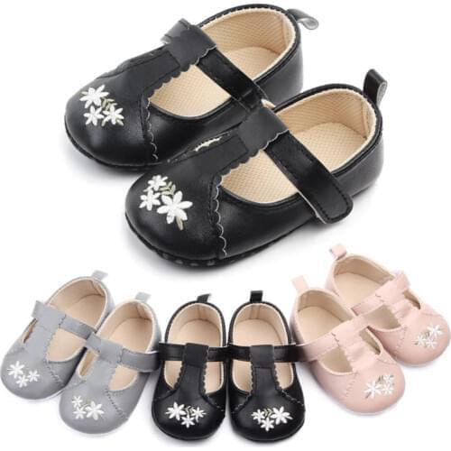 Autumn Newborn Baby Girl Leather Crib Shoes Floral Embroidery Design Sneakers Soft Soled First Walkers