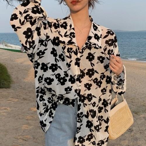 HziriP Vintage Flower Loose Hot Long-Sleeved Shirt New Sunscreen Shirt 2021 Ladies Chic Fashion All-Match Casual Long Blouses