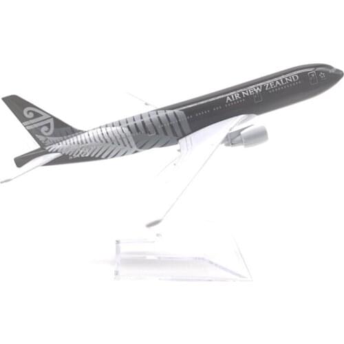 16CM New Zealand Airways B777 Airlines Airplane Model with Base Alloy Aircraft Plane For Collectible Souvenir Show Gift Toy