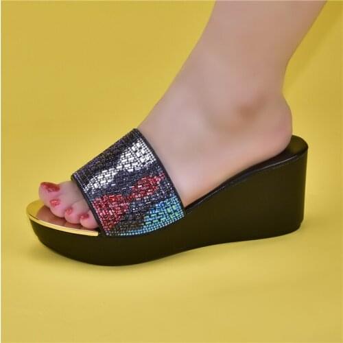 2021 New Womens Slippers Summer Wedding Party Fashion High End with Diamond Fashion Open Toe Pumps Womens Platform Heels