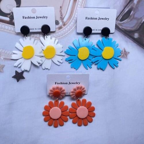 Acrylic Colorful Daisy Dangle Flower Earrings for Vintage Earring