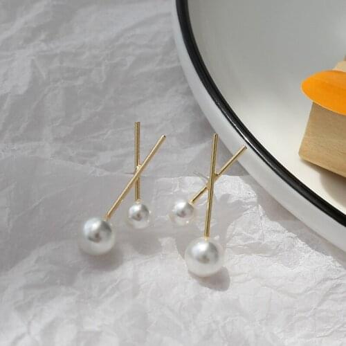 DAVINI Korea Design Golden OL Stud Earrings Geometric Irregular Metal Imitation Pearl Stud Earrings for Women Girl Gift MG214