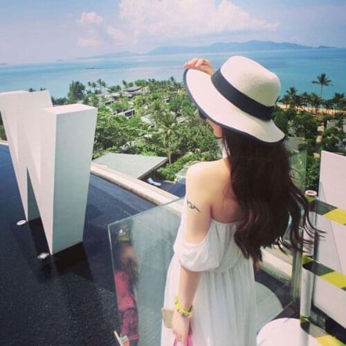 New Paris M logo Sunshade Hat,womens Summer Caps , European and American Black-and-white Rimmed Hat