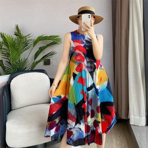 Miyake pleated womens dress fashion graffiti print big swing dress mid-length 2021 summer new loose plus size vest dress women