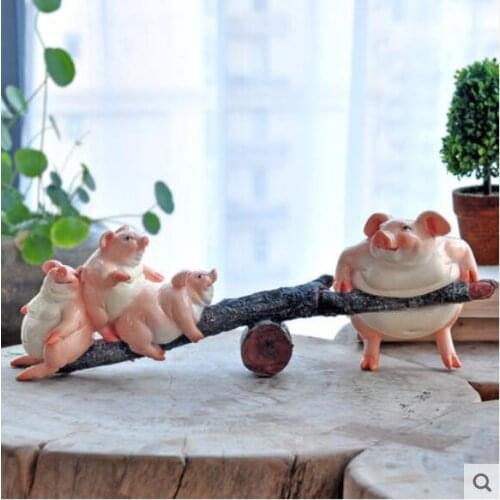 Creative pig pieces TV cabinet study bookshelf lovely household decoration zodiac statue home decoration wedding