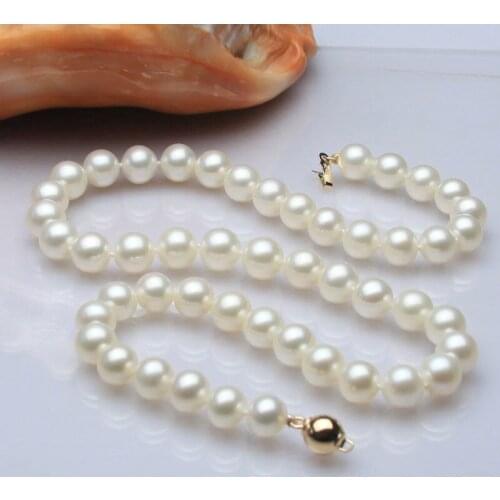 A genuine AAA++ 9-10mm white cultured pearl necklace 17"/585 gold