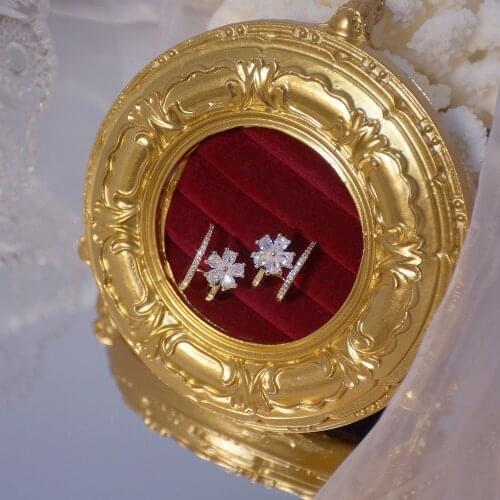 New Design Fashion Korea Jewelery Crystal Flower Distortion Stud Earrings for Woman Holiday Party Daily Exquisite Earring