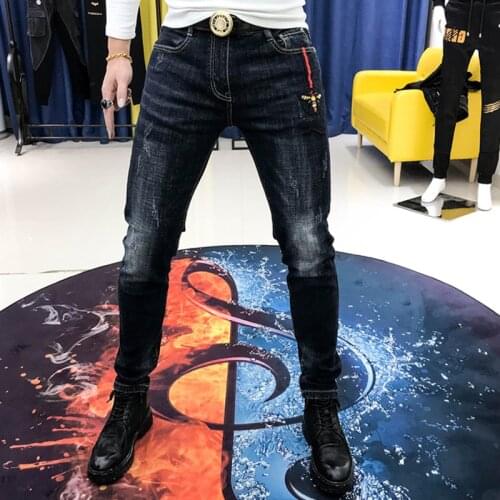 Mens Jeans Korean Version Bee Embroidery Badge Stretch Pants Black Jean Slim Homme Vaqueros Hombre Skinny Moda Hombre 2021