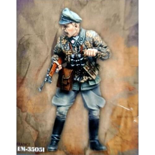 1:35 Resin kit Shouting officers 335