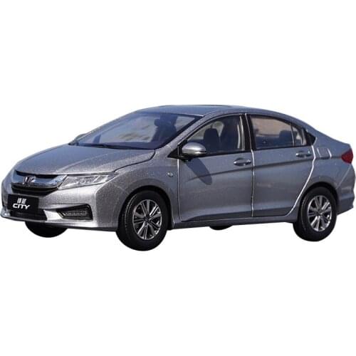 1/18 Metal alloy die-casting simulation car model Guangqi Honda Fengfan 2018 model Toys for children Family display