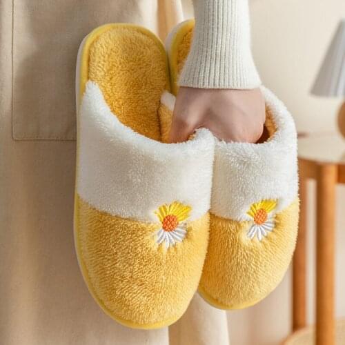 Winter Indoor Ladies Cotton Slippers Comfortable Men Women Lovers Chrysanthemum Furry Slides Plus Velvet Warm Soft Female Shoes