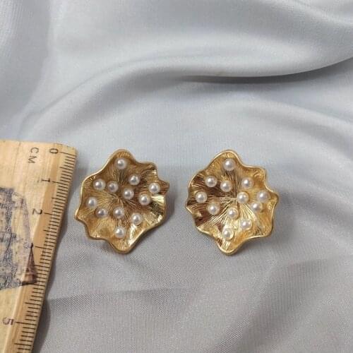 Qingdao jewelry earring personality really golden lotus leaf pearl earrings earrings female D81 restoring ancient ways