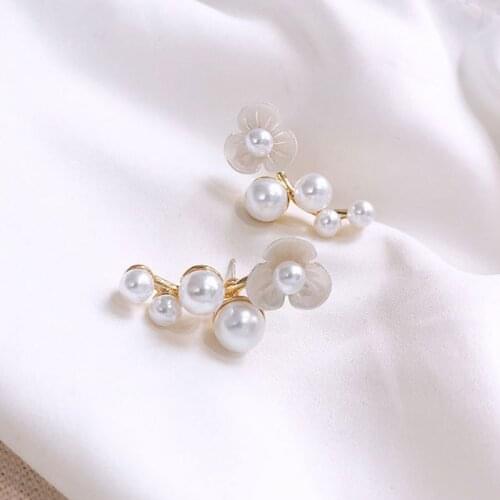 Pearl earrings female 2019 popular temperament exquisite elegant wind petals earrings fresh wild super fairy earrings