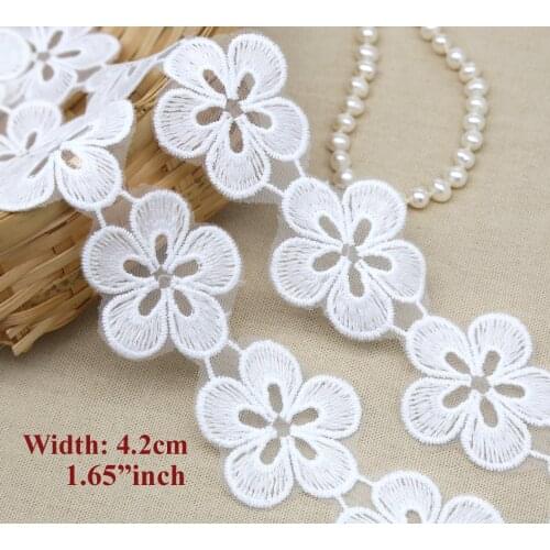 1yard Width:4.2cm New Flower Lace Embroidered Lace for Garment Decoration (ss-2000)