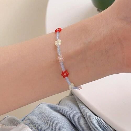 2020 New Korean Cute Flowers Bracelets Transparent Colorful Beaded Handmade Elastic Wristband for Women Aesthetic Jewelry