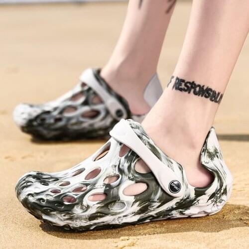 Summer Sandals for Men EVA Camouflage Lightweight Crocks Hole Shoes Breathable Beach Flip Flops Slippers Men Home Garden Sandals