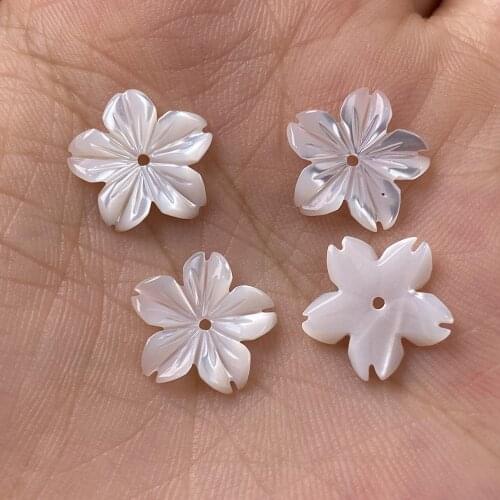 5pcs Carven White Shell Flower Pure Natural Material Petals 3D Flower Beads For Handmade Necklace DIY Jewelry Making