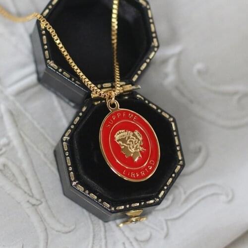 Stainless Steel Necklaces For Women Enamel Red Queen Portrait Letter Oval Necklace Pendant Gothic Retro Sweater Chain Jewelry