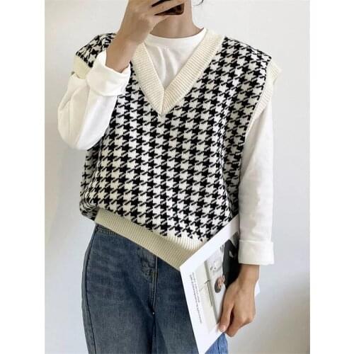 Knitted Sweater Women Loose Vintage Sleeveless Thick Y2K Pullover Autumn Winter Oversized Elegant V-neck Vest Ladies Chic Tops