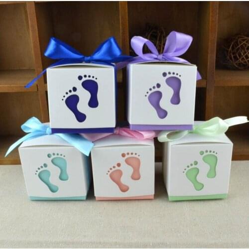 100pcs Creative Square Baby Footprint Style Baby Shower Candy Boxes Bomboniera Party Gift Boxes With Ribbons, 6x6x6cm, 5 Colors