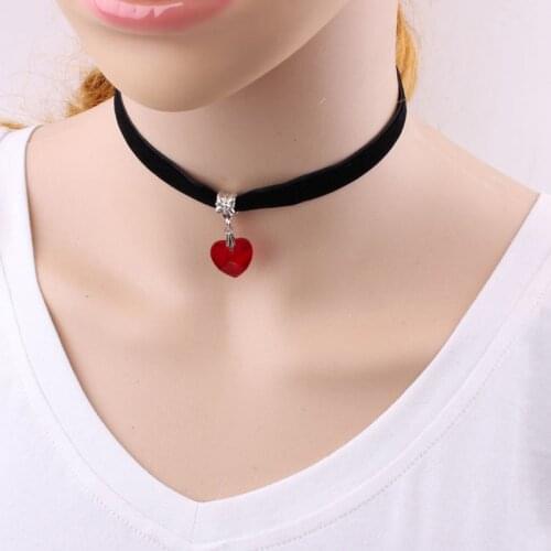 Women Hot Fashion Peach Heart Pendant Crystal Lace Choker Short Necklace Harajuku Style Black Flannel Collar 2016 New Arrival