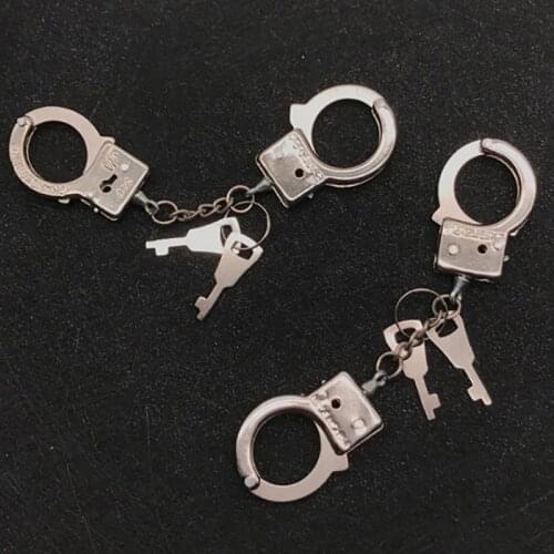 Funny Accessories Metal Keychain Hot Sale New Design Alloy Key Holder Simulation Handcuffs model Key Chain For men Best Gift