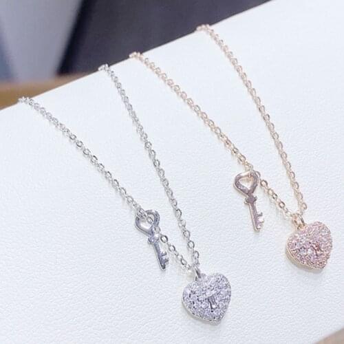 Showfay Fashion Peach Heart Lock Key Necklace Clavicle Chain Japanese and Korean Mori Love Necklace Pendant for Women