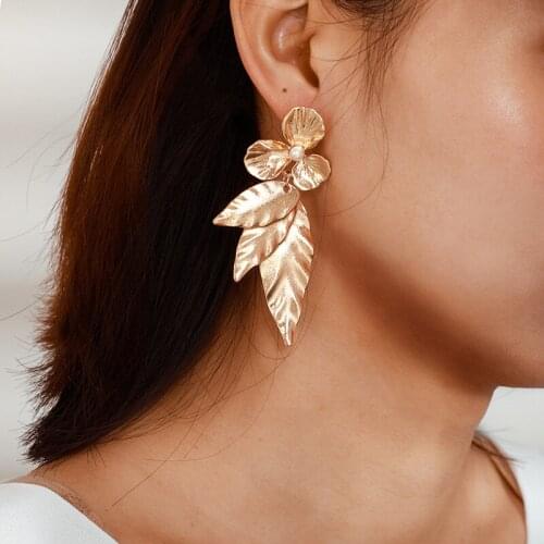 Pop Vintage Earrings Bohemian Court Wind Pearl Flower Leaf Long Earrings