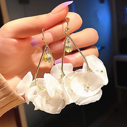 Lace Flower Statement Hoop Earrings Black and White Color Flower Petal Drop Earrings for Women серьги 2020 тренд Fashion Dangler