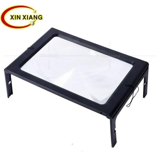 Desktop desktop USB plug-in 12 LED lights reading and repair 2.5 times chest hanging square A4 paper magnifying glass