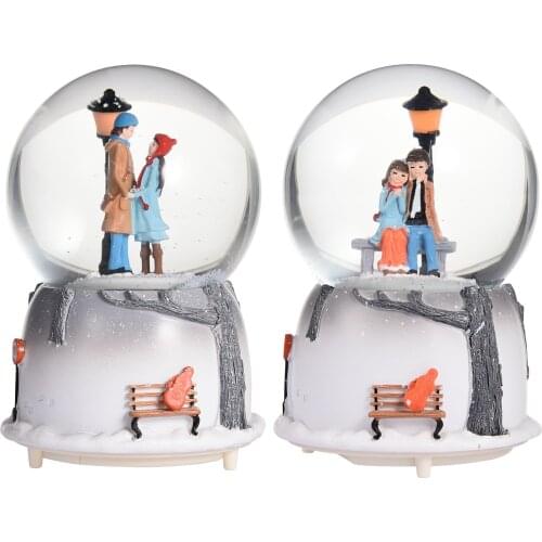 Music Box Automatically Spray Snowflakes Sky City Music Box Go Left Go Right Couple Crystal Ball Ornaments Valentines Day Gift