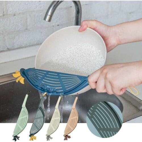 Creative Household Convenient Hanging Rice Washing Device Filtering Baffle Sieve Beans Peas Washing Filter Kitchen Gadget Tools
