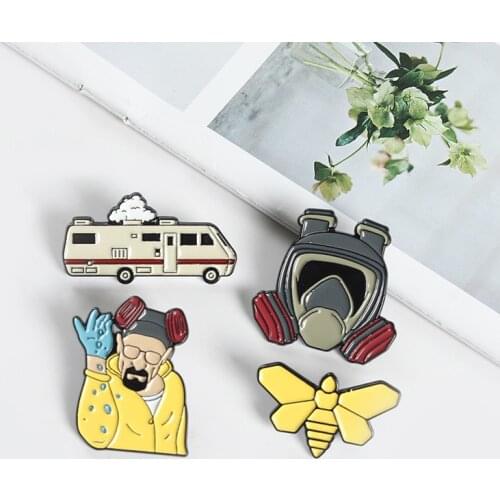 Creative Cartoon Bus Style Brooch Breaking Bad Alloy Brooch Funny Bee Pins Cute Backpack Badge Fashion Metal Brooch Lapel Pins