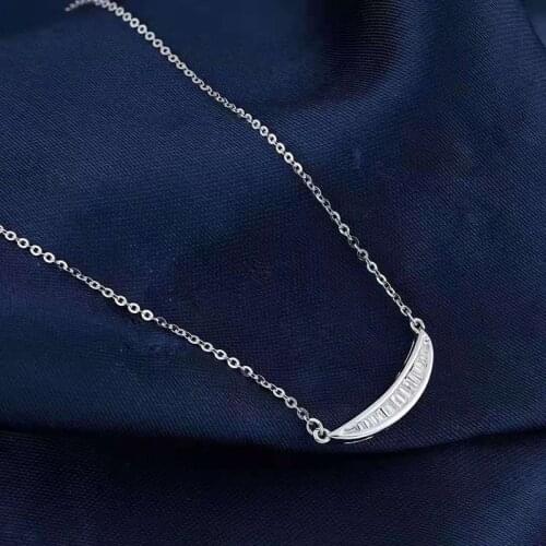 18K-Gold Diamond Accented Woman Pendant Necklace Trendy Style Geometric Shape Fine Jewelry Engagement Gift