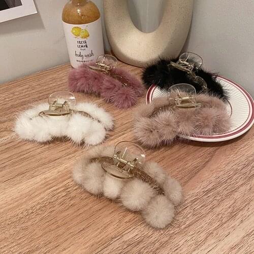 Korean Cute Hair Claws Mink Faux Fur Plush Hair Claw Hairpin Head Pom Pom Clips Fashion Jewelry Women Girls Hair Accessories