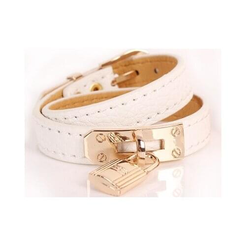 Star models small pepper net red with a small lock bracelet