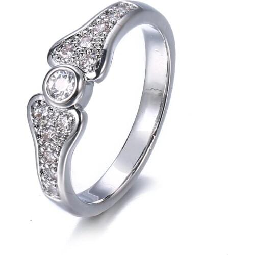 Bettyue Hot Sale High Quality Ring With Cubic Zircon Female Charming Gifts Unique Design Three Color Jewelry Fashion Trend