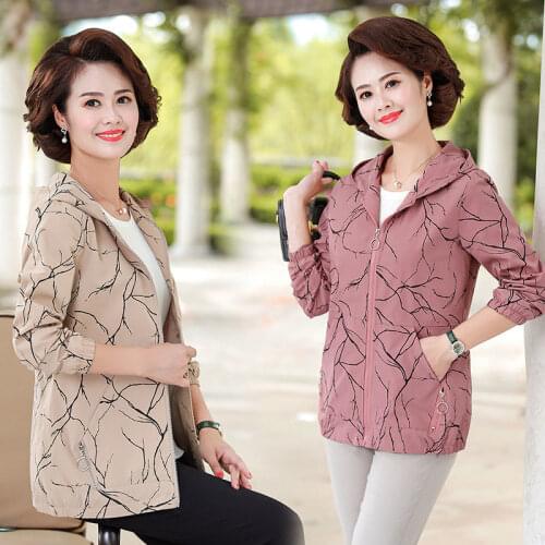 5XL Large Size Coat Middle-aged and Elderly Womens Coat 2020 New Spring Autumn Thin Section Printed Casual Jacket Female Tops