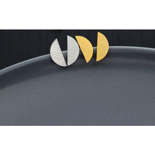 Half Round Gold Color Moon Shape Women Cute Stud Earrings High Quality Factory Direct Sale Best Women Party Gift Earring Jewelry