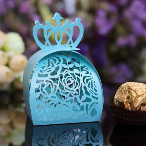50pcs Laser Cut Hollow Crown Candy Boxes Bag Guest Gift Favors Gift Box Package Baptism Birthday Wedding Event Party Supplies