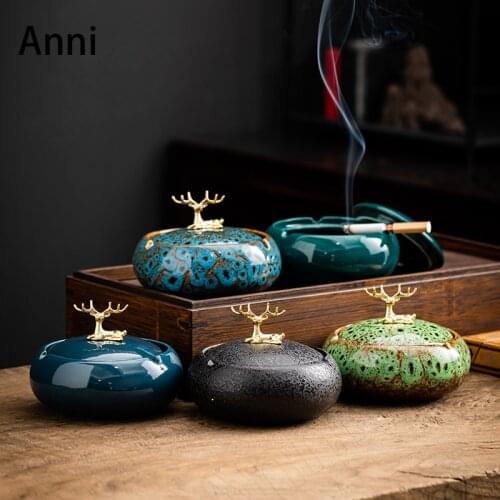 Nordic Modern Golden Deer Ceramic Ashtray Creativity Kiln Change Process Anti Fly Ash with Lid Ashtrays Living Room Decoration
