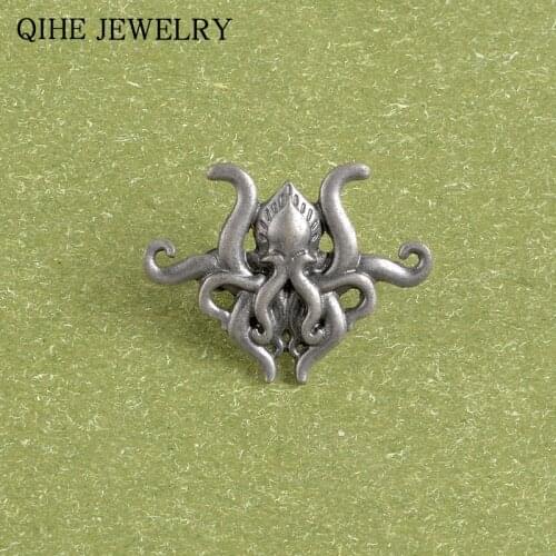 " The Call of Cthulhu " Octopus Brooch Alloy Fashion Pin Custom Lapel Pin Badge Mythos Horrific Novel Jewelry Gift Fans