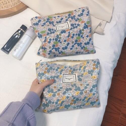 Large-capacity Floral Cotton Makeup Storage Bag Fashionable Exquisite Ladies Handbags Multifunctional Portable Travel Organizer