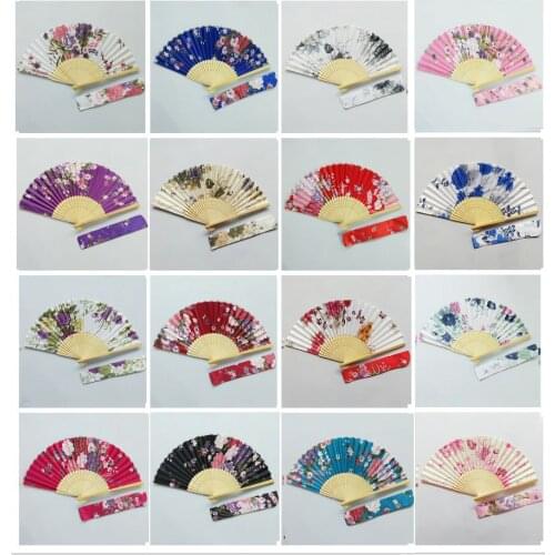 Hand Held Silk Folding Fans with a Fabric Bag Chinese Japanese Vintage Retro Style for Wedding Dancing Church Gifts Home Decor