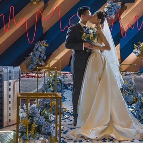 Wrought Iron Geometry Road Guide Flower Stand Wedding Bouquet Shelf Props Table Centerpieces Artificial Flower Ball Decoration