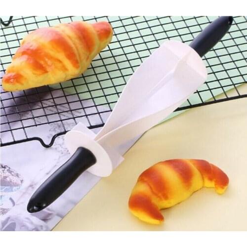 Pastry Bread Plastic Handle Croissant Wheel Baking Kitchen Tool Rolling Cutter