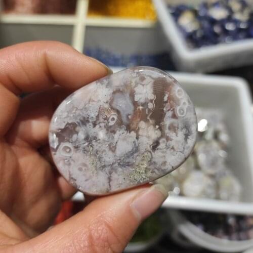 1pcs Natural Cherry Blossom sakura agate palm Massage stones Crystal Quartz and Mineral Specimen Healing Reiki home Decorating