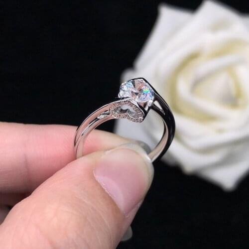 Test as Real 0.8Ct D Moissanite Rings Royal Design Angel Kiss Solid 18K White Gold Ring for Women AU750 Jewelry