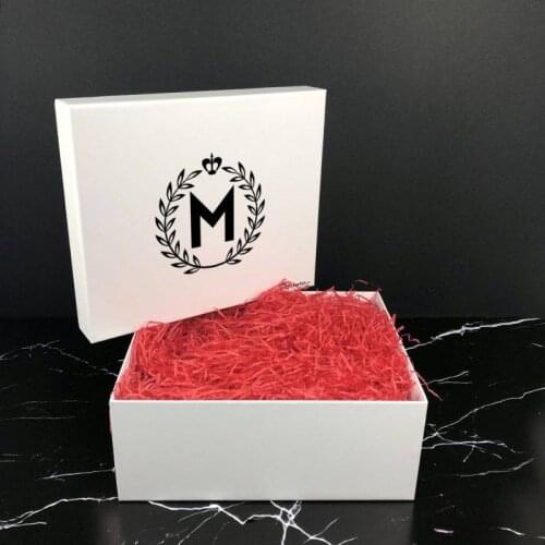 Personalized Wreath Inside Letter Design Blank Gift Box With Crinkle Paper Filling