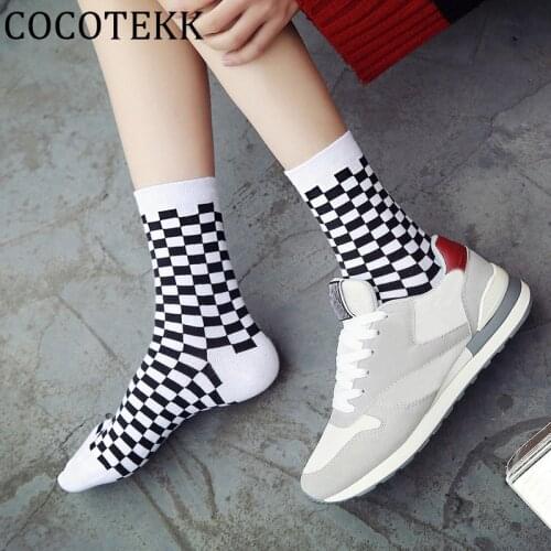 Harajuku Street Fashion Trendly Women Socks Black And White Squares Pattern Socks Men Novelty Skateboard Funny Cotton Socks